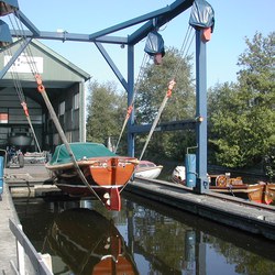 boot in kraan vlet.jpg